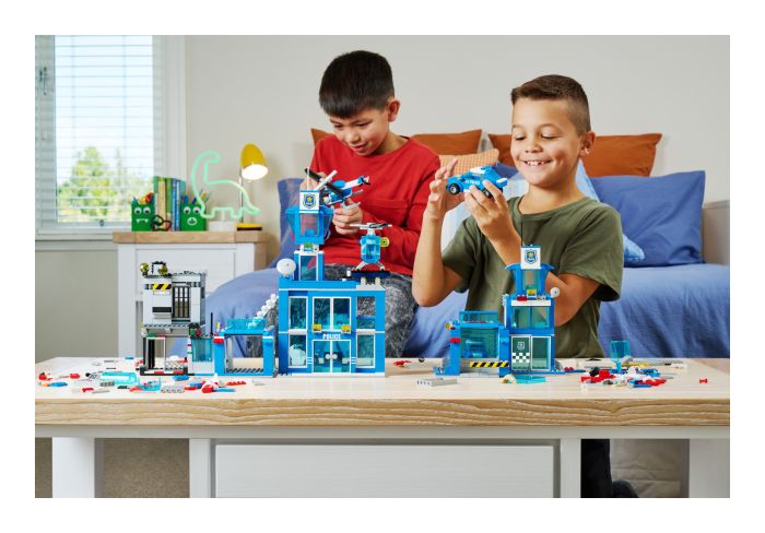 Max City 870 Brick Box Playset Series 1
