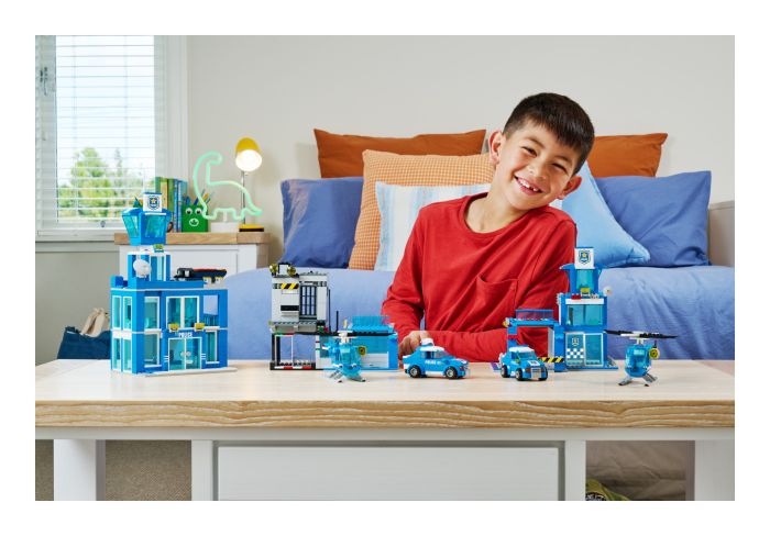 Max City 870 Brick Box Playset Series 1