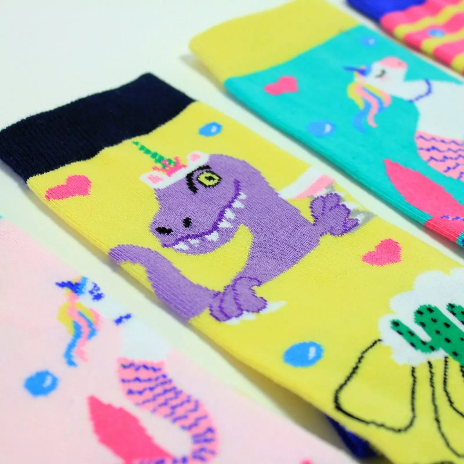 ODDSOCK LLAMA V UNICORN SOCKS