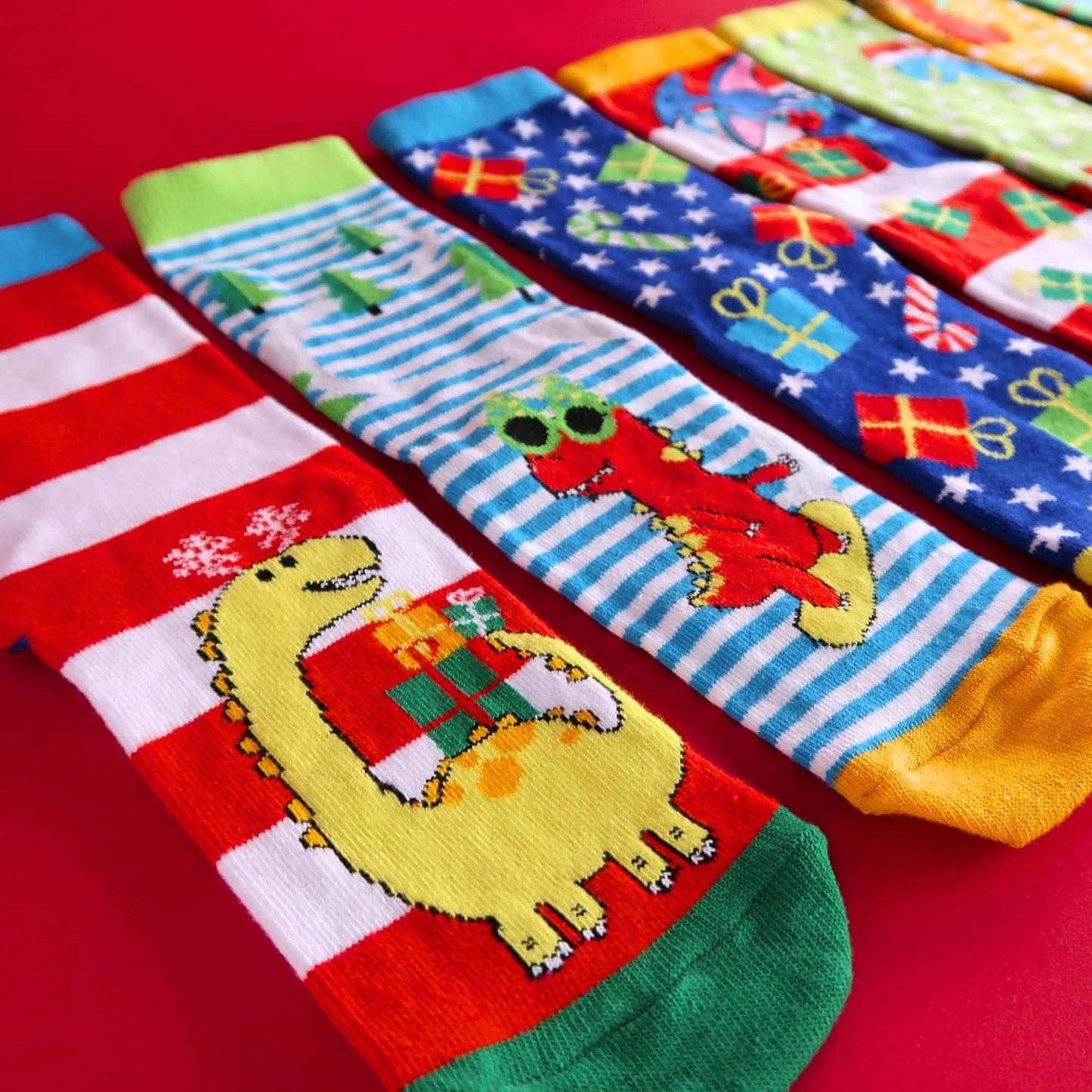 United Oddsocks 24 Days Kids Christmas Advent Calendar Box 24 Socks