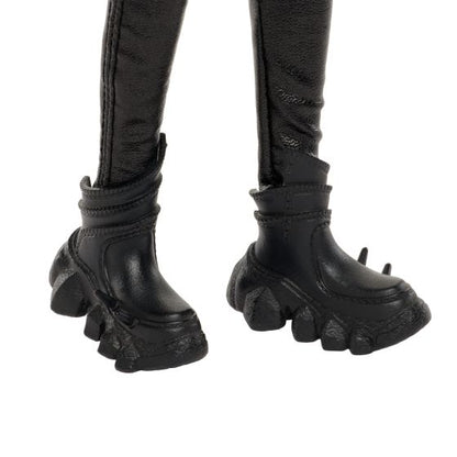 K POP DEMON HUNTERS DELUXE FASHION DOLL: RUMI - ONLY 2 AVAILABLE