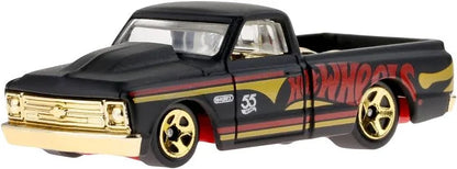 Hot Wheels Pearl & Chrome 2023 - '67 Chevy C10